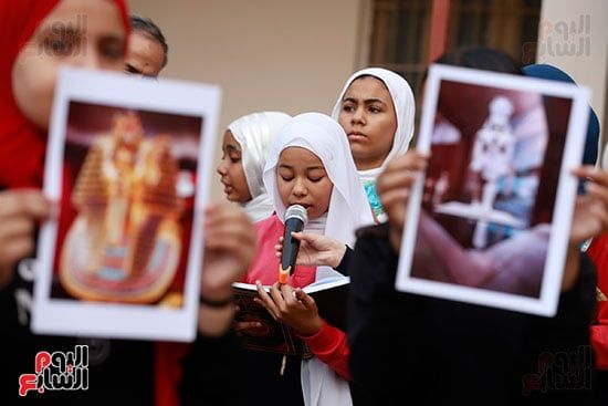 احتفالات الطلاب بالمتحف المصرى خلال طابور الصباح (2)