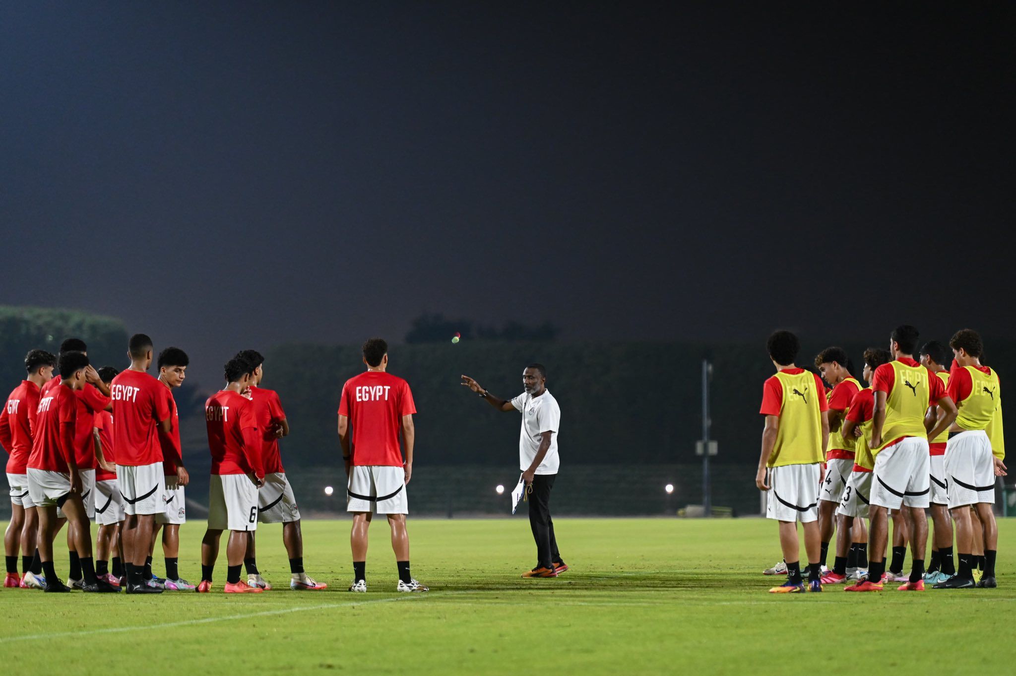 منتخب مصر للناشئين يواصل تدريباته استعدادًا لكأس العالم (5) منتخب مصر للناشئين يواصل تدريباته استعدادًا لكأس العالم (5)