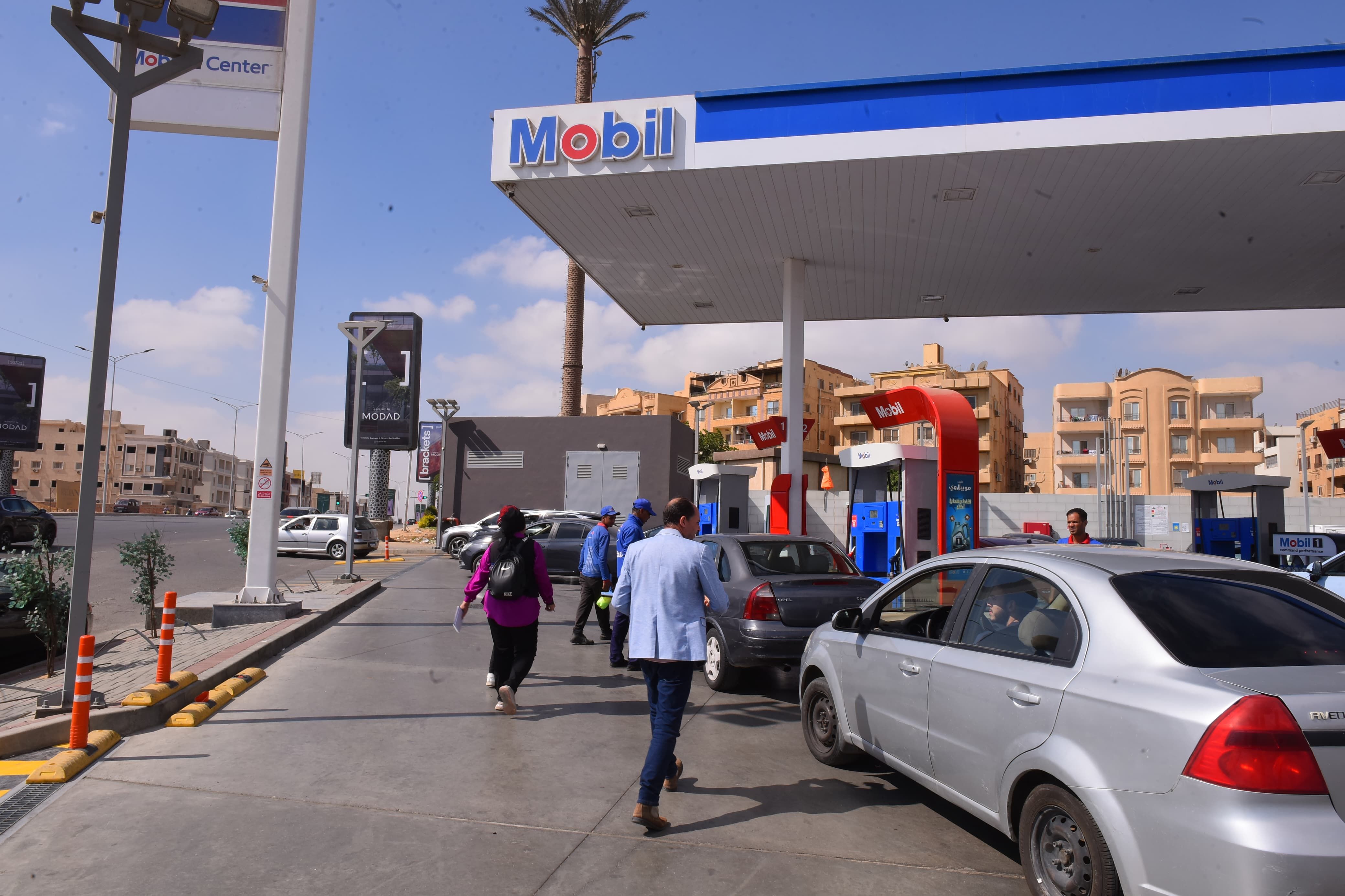 جولة الوزير بمحطة الوقود جولة الوزير بمحطة الوقود