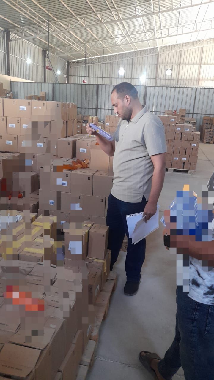 ضبط سمن مجهول المصدر ونصف طن جبن متعفن داخل مخزن بسوهاج (2) ضبط سمن مجهول المصدر ونصف طن جبن متعفن داخل مخزن بسوهاج (2)