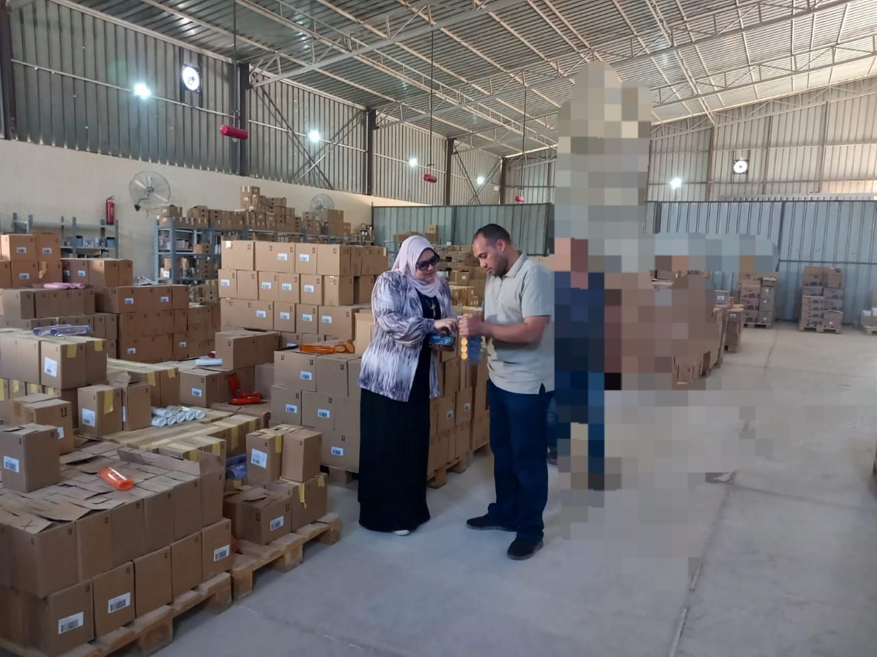 ضبط سمن مجهول المصدر ونصف طن جبن متعفن داخل مخزن بسوهاج (1) ضبط سمن مجهول المصدر ونصف طن جبن متعفن داخل مخزن بسوهاج (1)