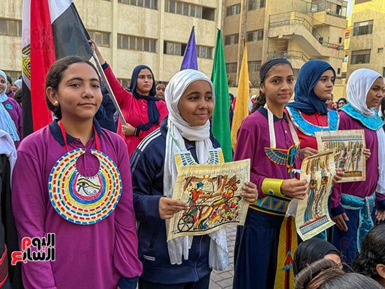 احتفالات الطلاب بالمتحف المصرى خلال طابور الصباح (40)