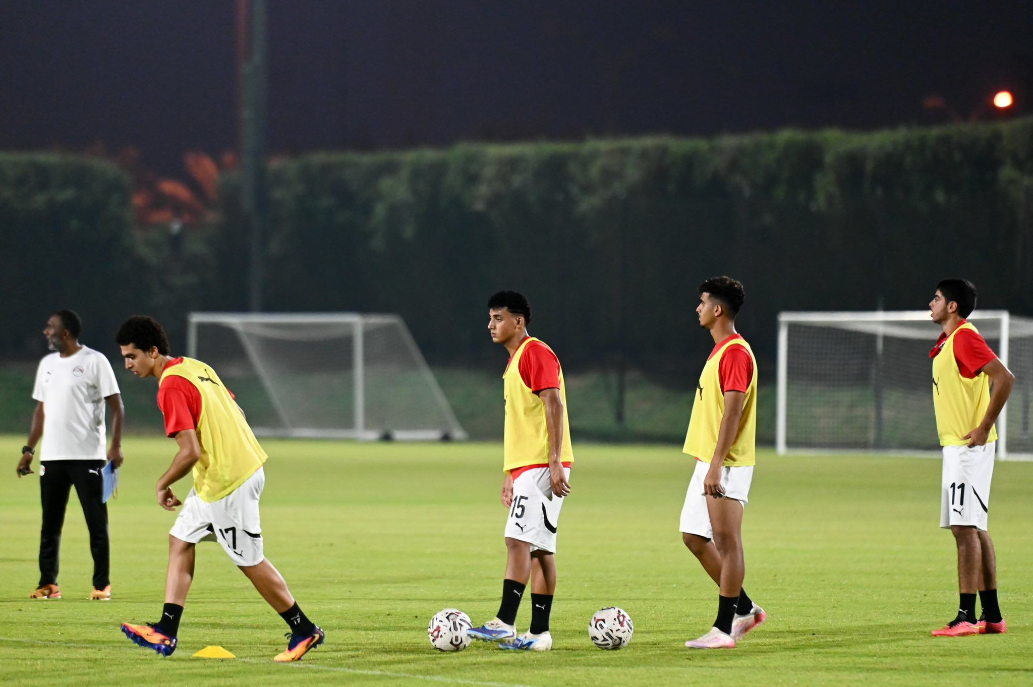 منتخب مصر للناشئين يواصل تدريباته استعدادًا لكأس العالم (3) منتخب مصر للناشئين يواصل تدريباته استعدادًا لكأس العالم (3)