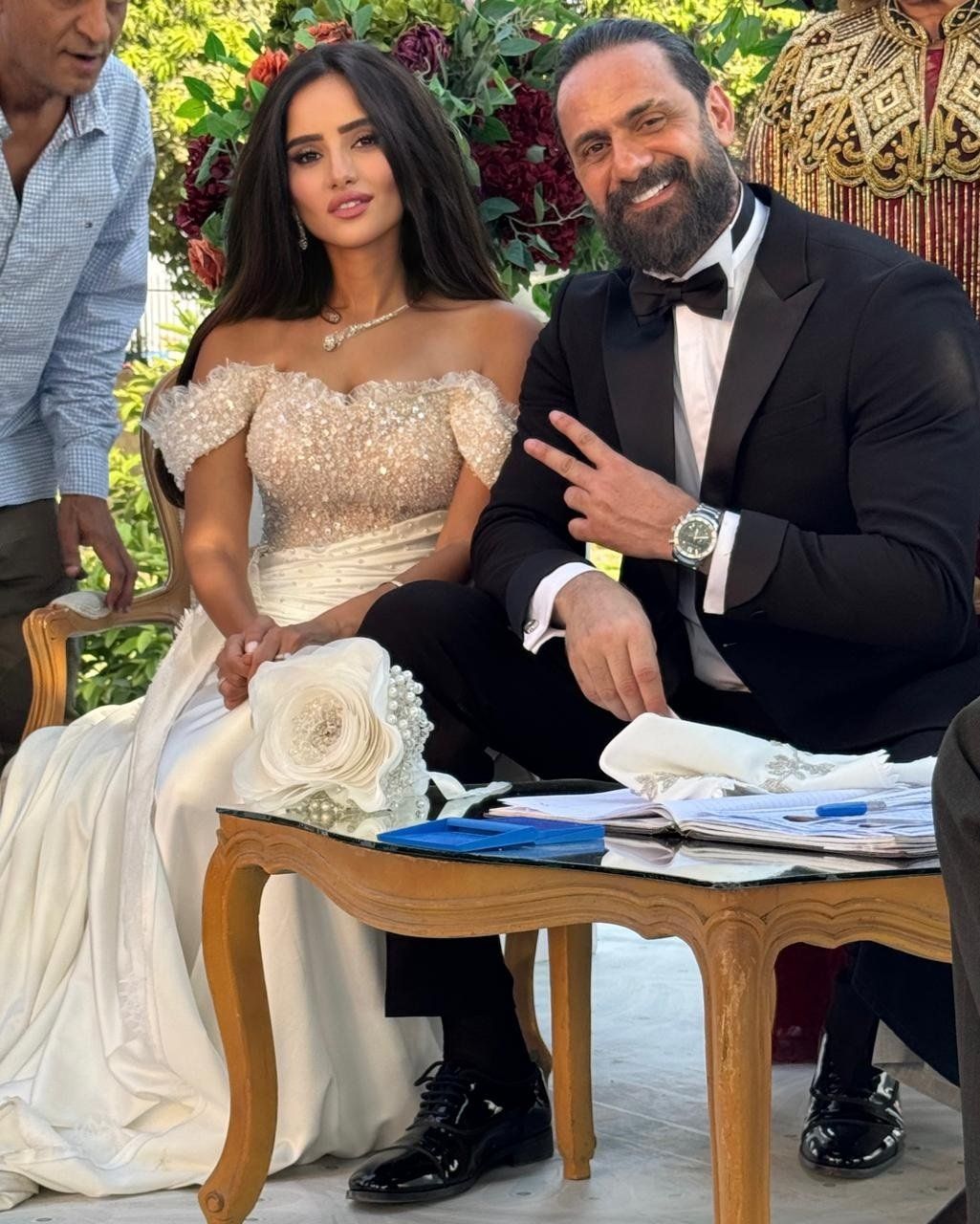 زينة مع عمرو مهدى فى مسلسل ورد وشوكولاته زينة مع عمرو مهدى فى مسلسل ورد وشوكولاته