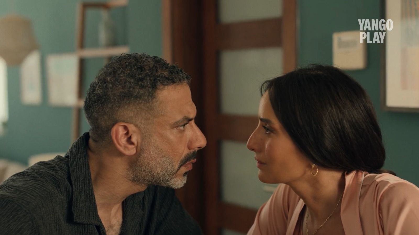 محمد فراج وزينة من مسلسل ورد وشوكولاتة محمد فراج وزينة من مسلسل ورد وشوكولاتة