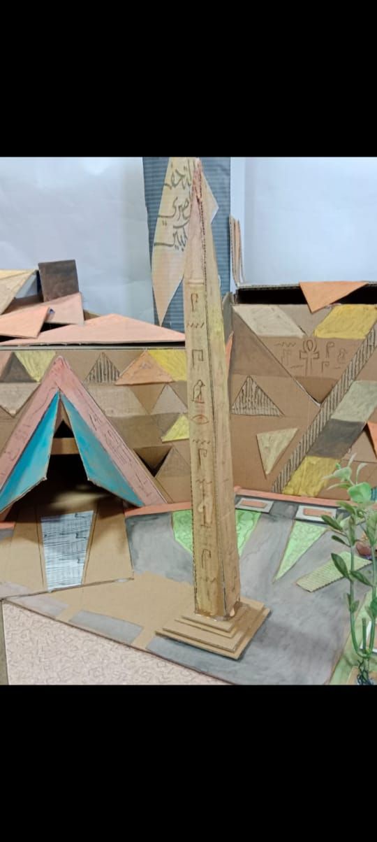 مسلة من الكرتون مسلة من الكرتون