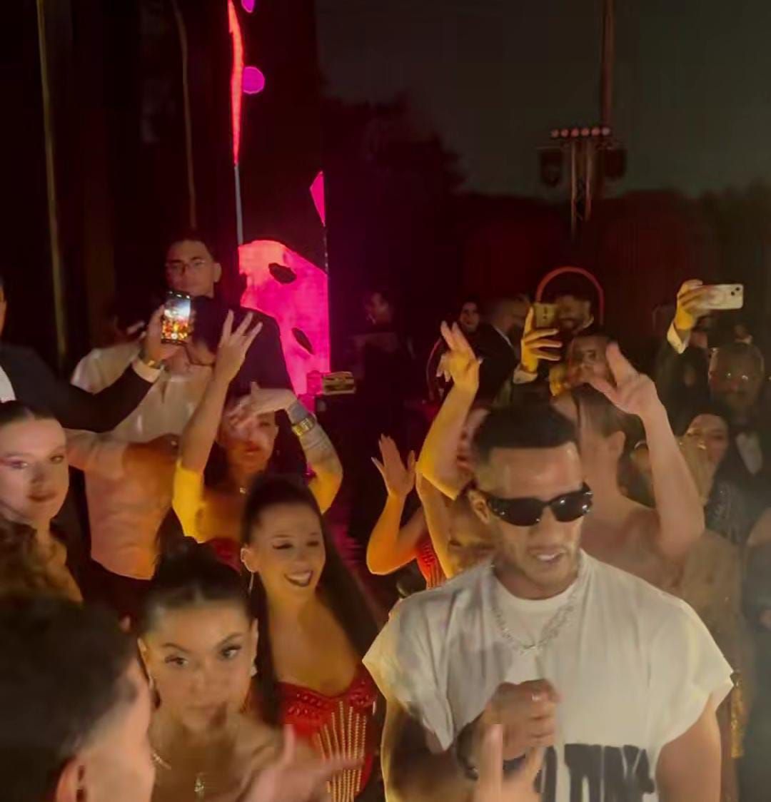 محمد رمضان يشعل حفل الزفاف (2) محمد رمضان يشعل حفل الزفاف (2)