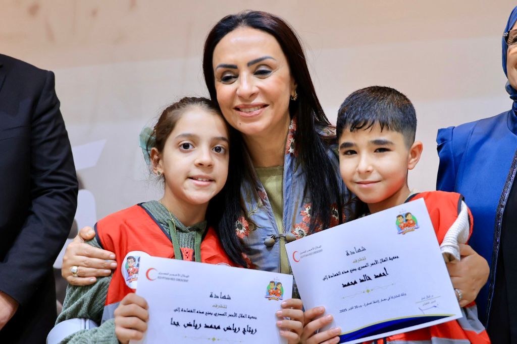 الدكتورة مايا مرسى وزيرة التضامن تترأس اجتماع مجلس إدارة الهلال الأحمر المصري الدكتورة مايا مرسى وزيرة التضامن تترأس اجتماع مجلس إدارة الهلال الأحمر المصري