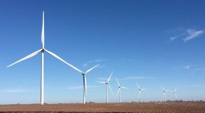 اليمامة للحديد تُدشن أول مصنع لأنظمة طاقة الرياح في ينبع