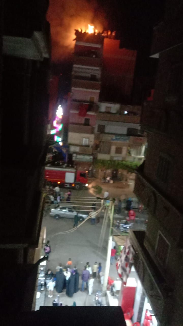 حريق نشب بسطح عقار بالقليوبية بدون خسائر بشرية (1) حريق نشب بسطح عقار بالقليوبية بدون خسائر بشرية (1)