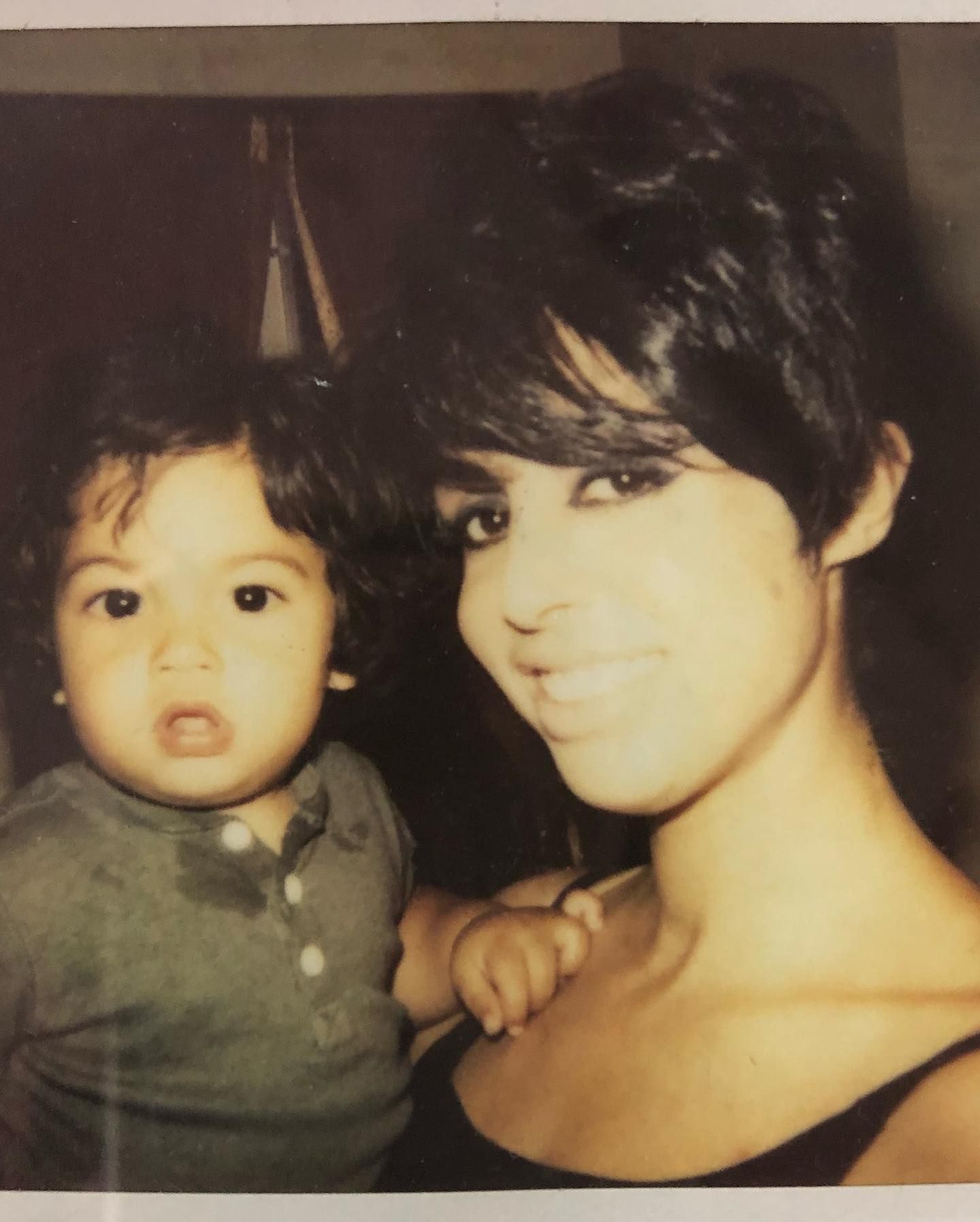 ليو مع والدته في طفولته ليو مع والدته في طفولته