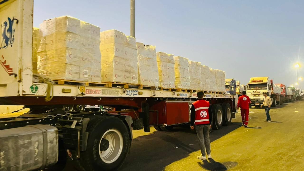 قافلة زاد العزة الـ 62 إلى غزة (6) قافلة زاد العزة الـ 62 إلى غزة (6)