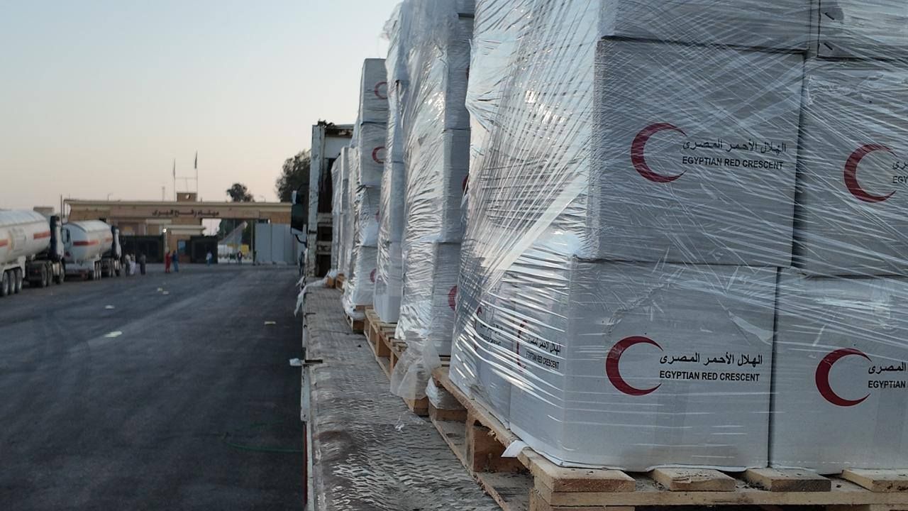 قافلة زاد العزة الـ 62 إلى غزة (1) قافلة زاد العزة الـ 62 إلى غزة (1)