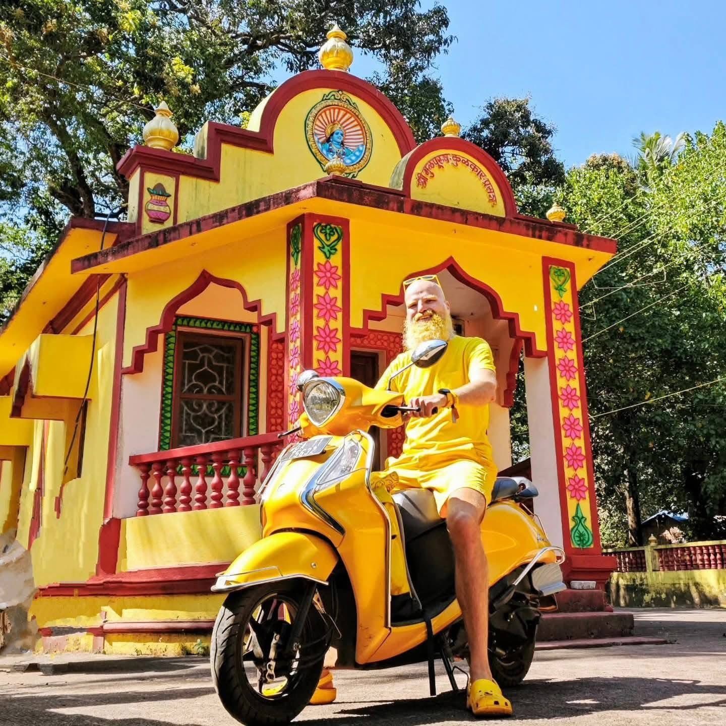 حياة الرجل الأصفر فى منزله بجنوب أفريقيا حياة الرجل الأصفر فى منزله بجنوب أفريقيا