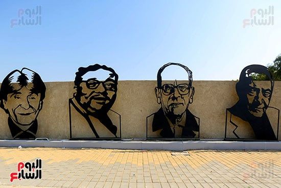 مجسمات لرموز مصر في استقبال زوار المتحف المصري الكبير مجسمات لرموز مصر في استقبال زوار المتحف المصري الكبير