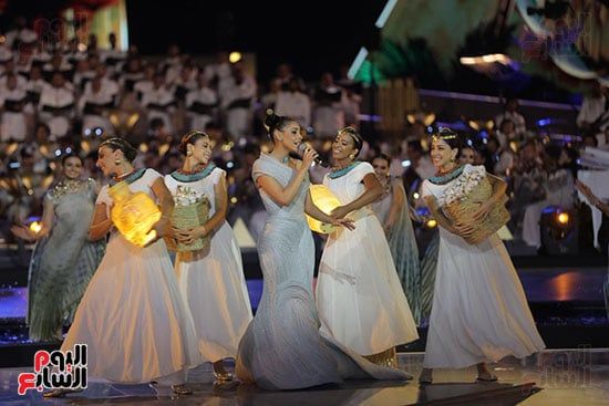 الزى الفرعونى يسيطر على الحفل الزى الفرعونى يسيطر على الحفل