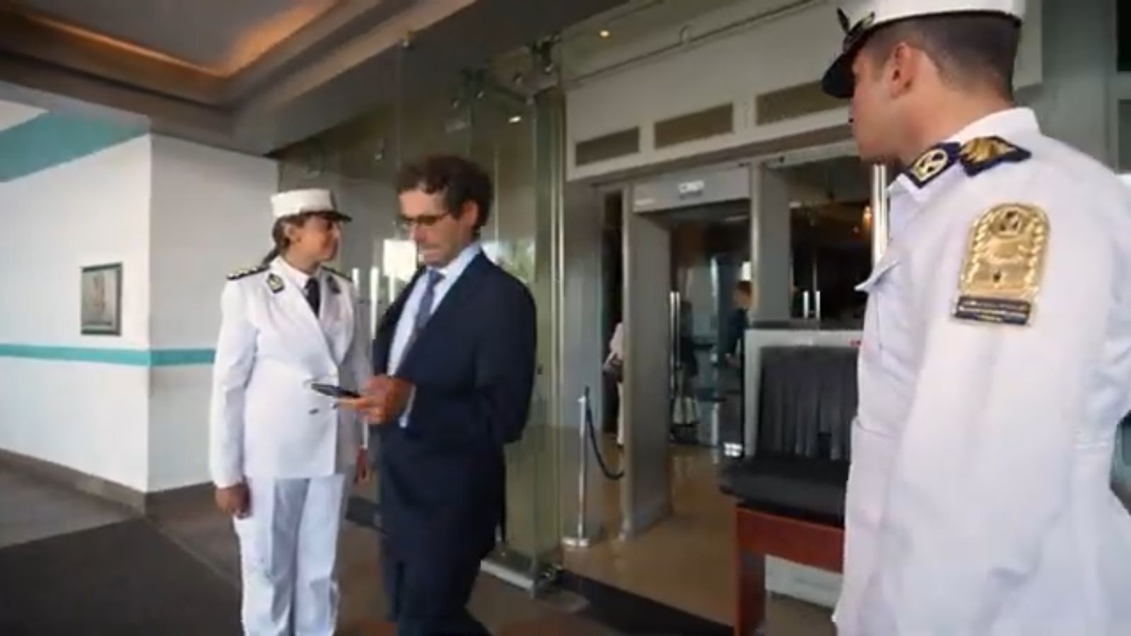 انتشار شرطي مكثف لتأمين ضيوف مصر قبل افتتاح المتحف المصري (7) انتشار شرطي مكثف لتأمين ضيوف مصر قبل افتتاح المتحف المصري (7)