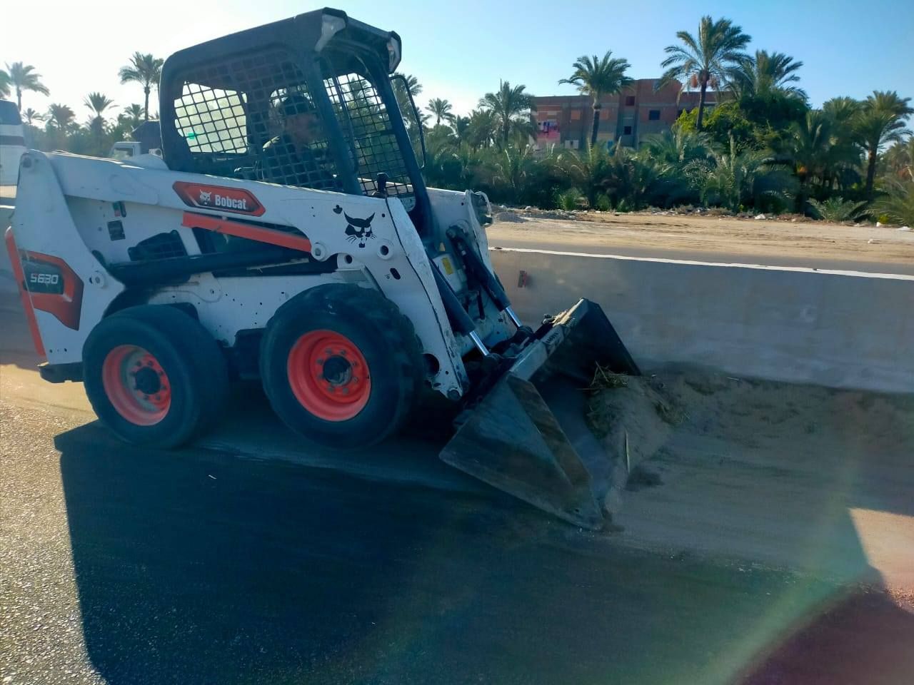 رفع المخلفات من شوارع المصيف رفع المخلفات من شوارع المصيف