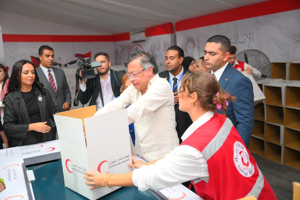 خلال زيارة رئيس جمهورية كولومبيا للهلال الأحمر المصري