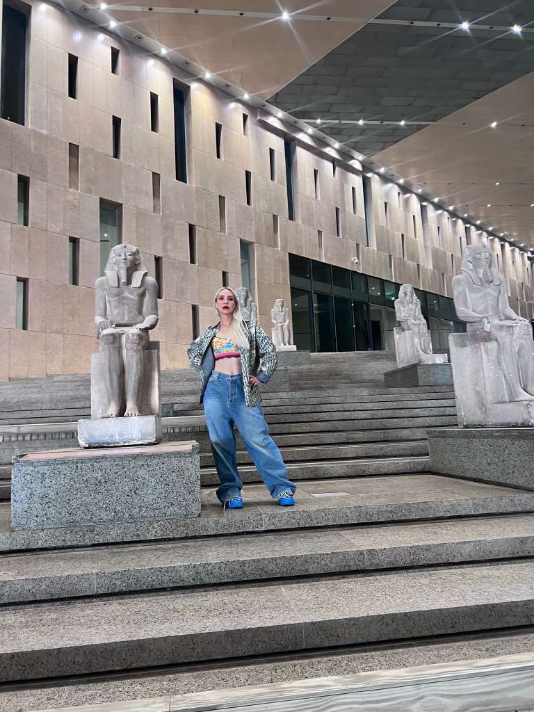 الأمريكية آمون ستار الأمريكية آمون ستار