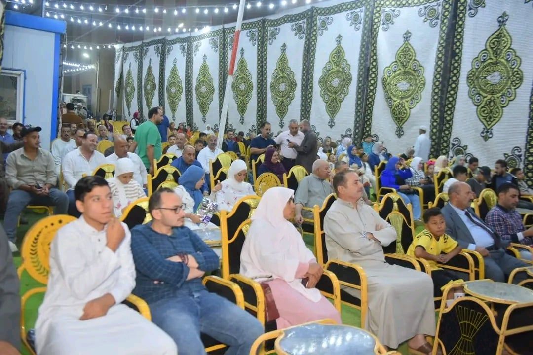 مراكز الشباب تعرض الحفل مراكز الشباب تعرض الحفل