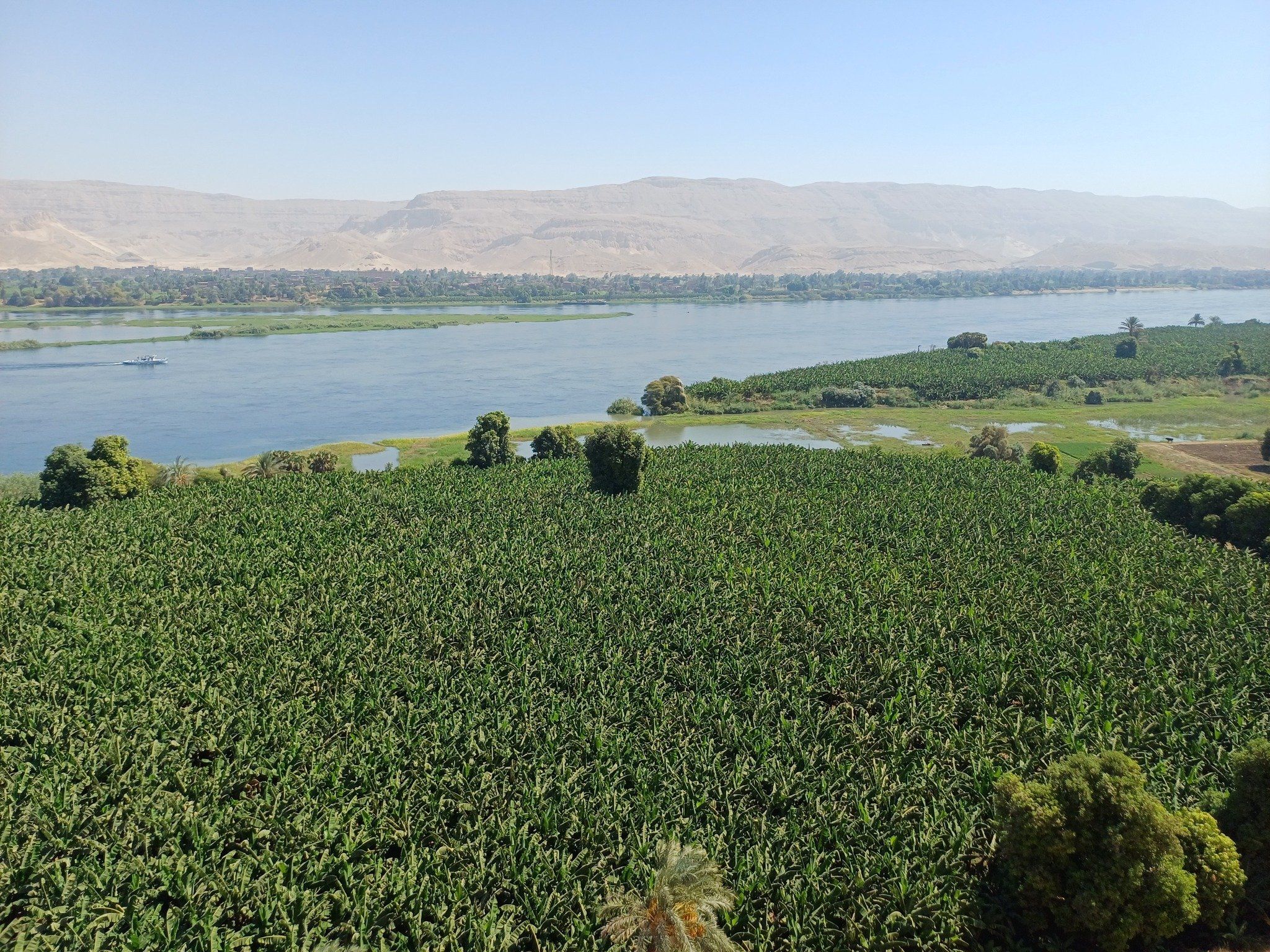 موقع منطقة بين الجبلين الأثرية فى مدينة إسنا موقع منطقة بين الجبلين الأثرية فى مدينة إسنا