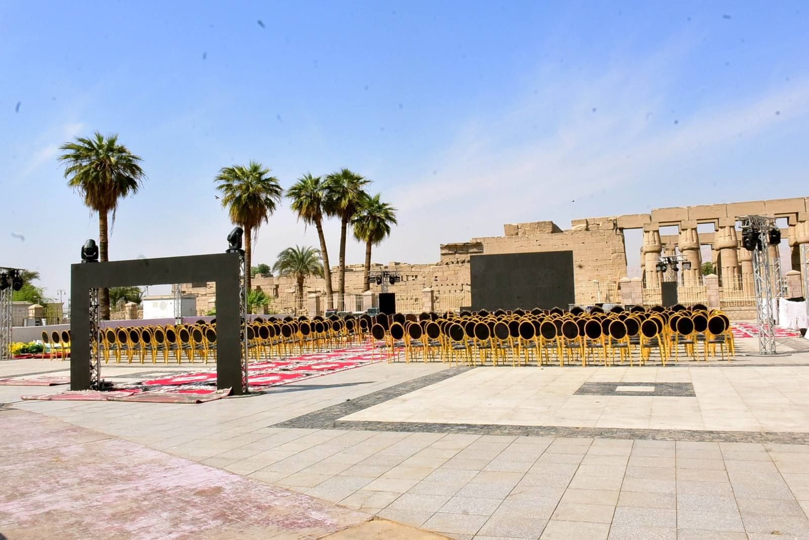 تجهيز ساحة أبو الحجاج وميدان صلاح الدين بشاشات ضخمة تجهيز ساحة أبو الحجاج وميدان صلاح الدين بشاشات ضخمة