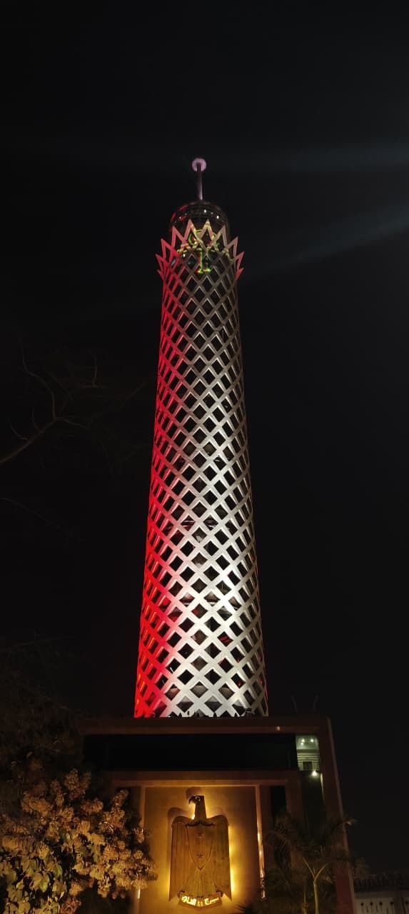 برج القاهرة وعلم مصر برج القاهرة وعلم مصر