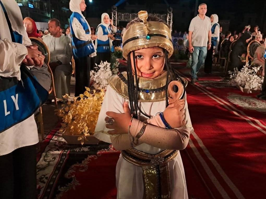 طفلة بالزى الفرعونى طفلة بالزى الفرعونى