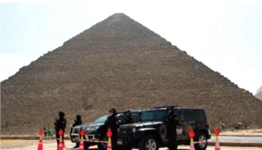 انتشار أمني استعداداً للحظة افتتاح المتحف المصري (14)