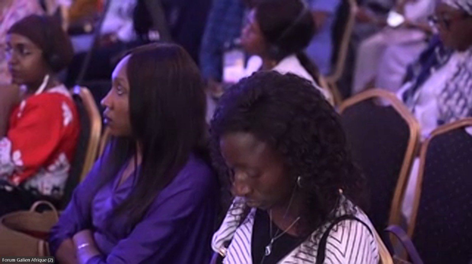 جلسة نقاشية بعنوان «بناء قدرات وتمكين المرأة الإفريقية» جلسة نقاشية بعنوان «بناء قدرات وتمكين المرأة الإفريقية»