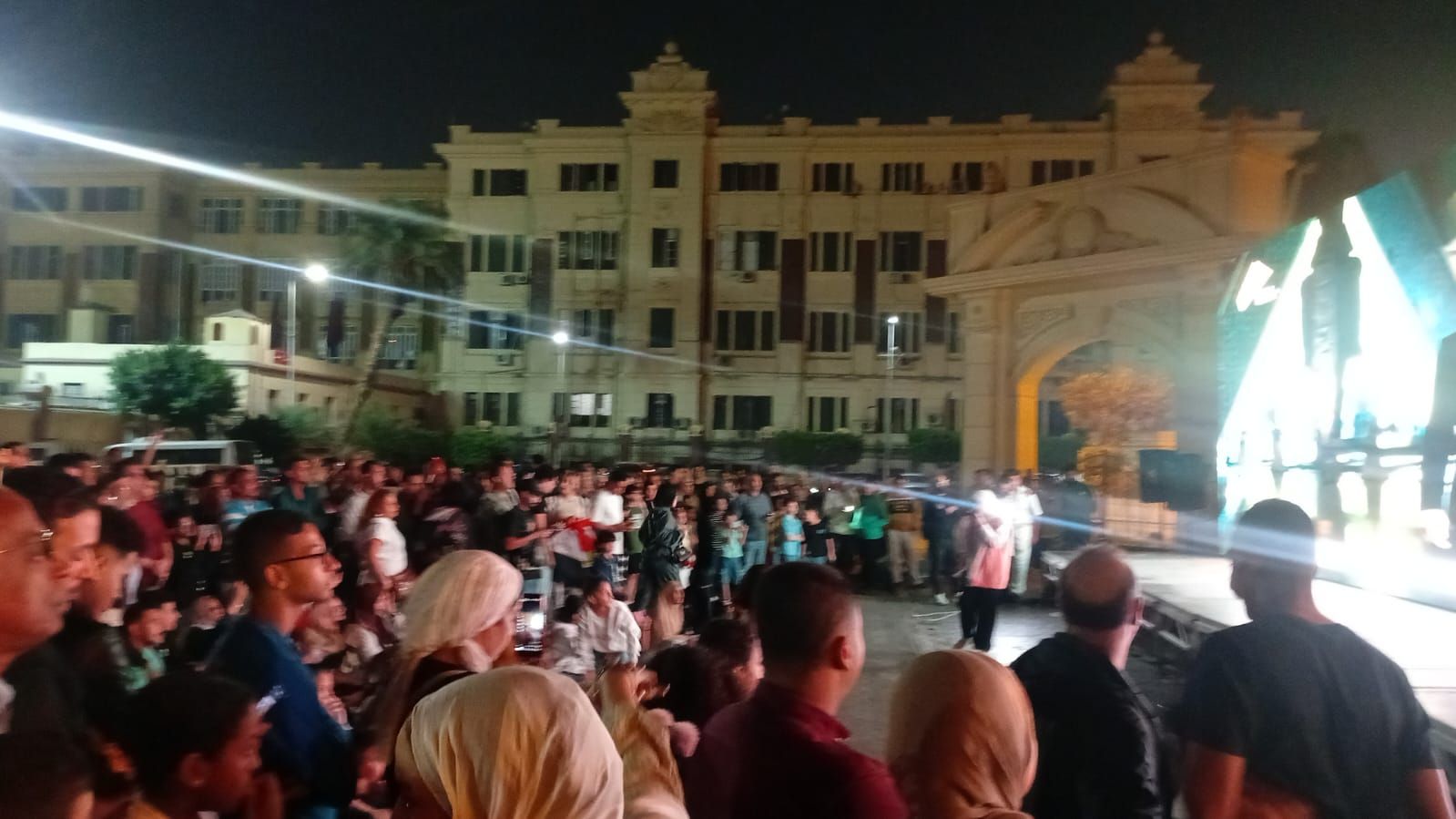 احتفالات بميدان عابدين بالقاهرة (2) احتفالات بميدان عابدين بالقاهرة (2)