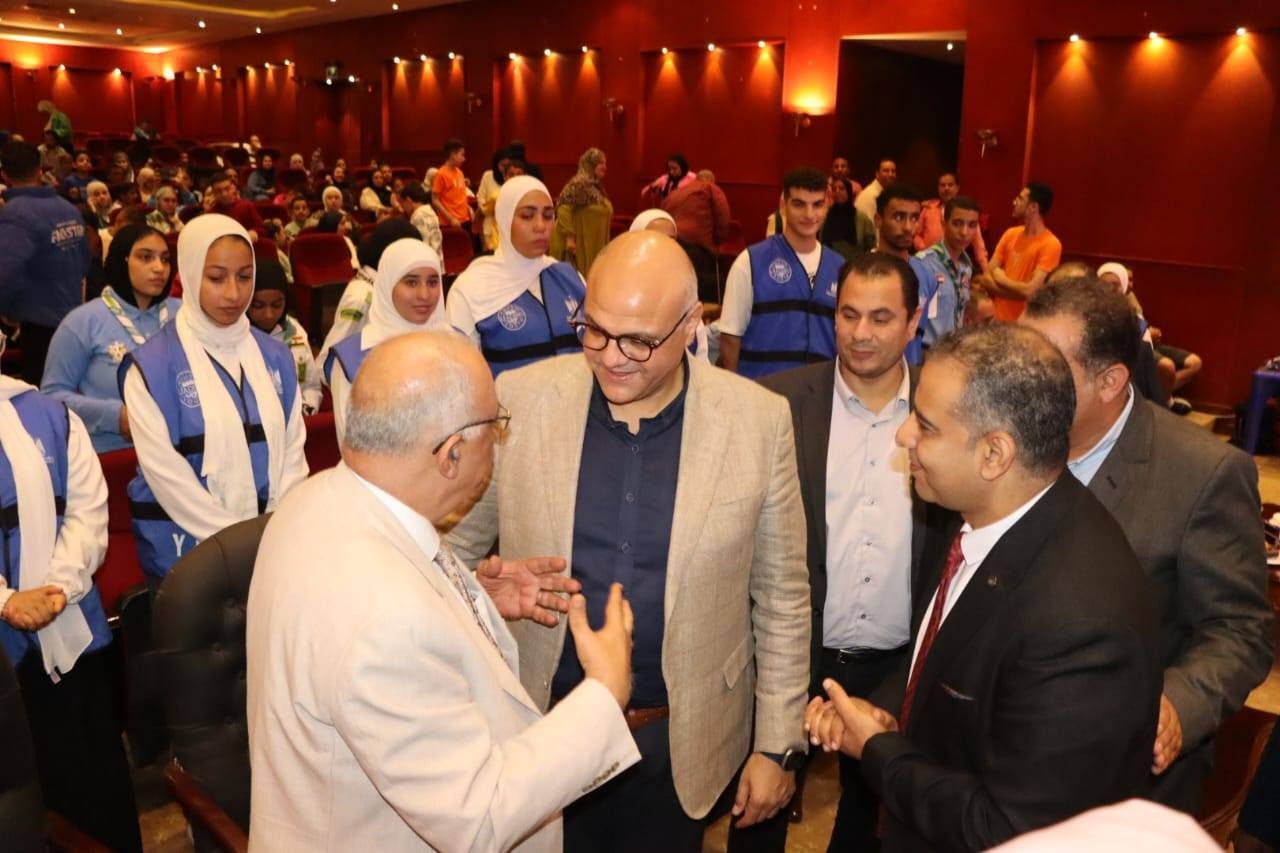 محافظ القليوبية يشارك بالاحتفالات محافظ القليوبية يشارك بالاحتفالات