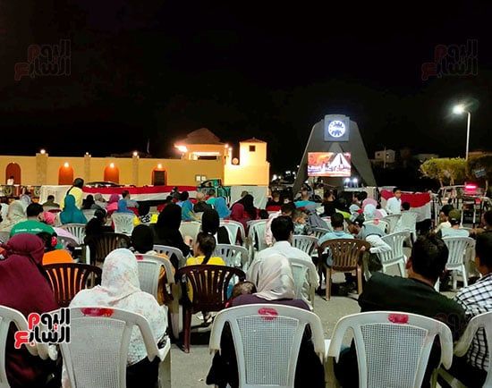 توافد-مواطنين-بطور-سيناء-على-الميادين-للاحتفال-بافتتاح-المتحف-الكبير-(2) توافد-مواطنين-بطور-سيناء-على-الميادين-للاحتفال-بافتتاح-المتحف-الكبير-(2)