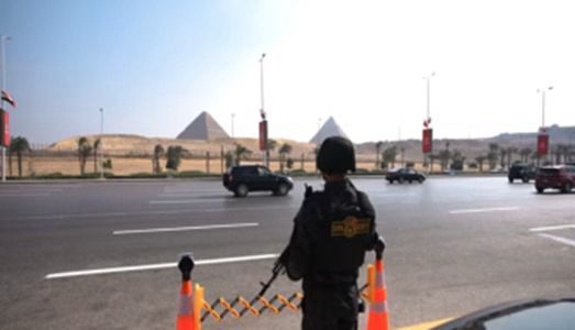 انتشار أمني استعداداً للحظة افتتاح المتحف المصري (13)