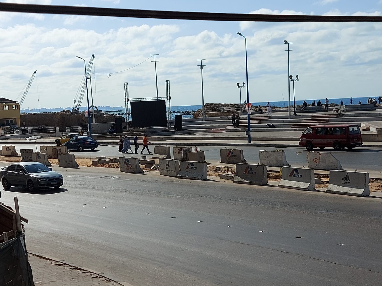 تركيب الشاشات بابميادين العامه تركيب الشاشات بابميادين العامه