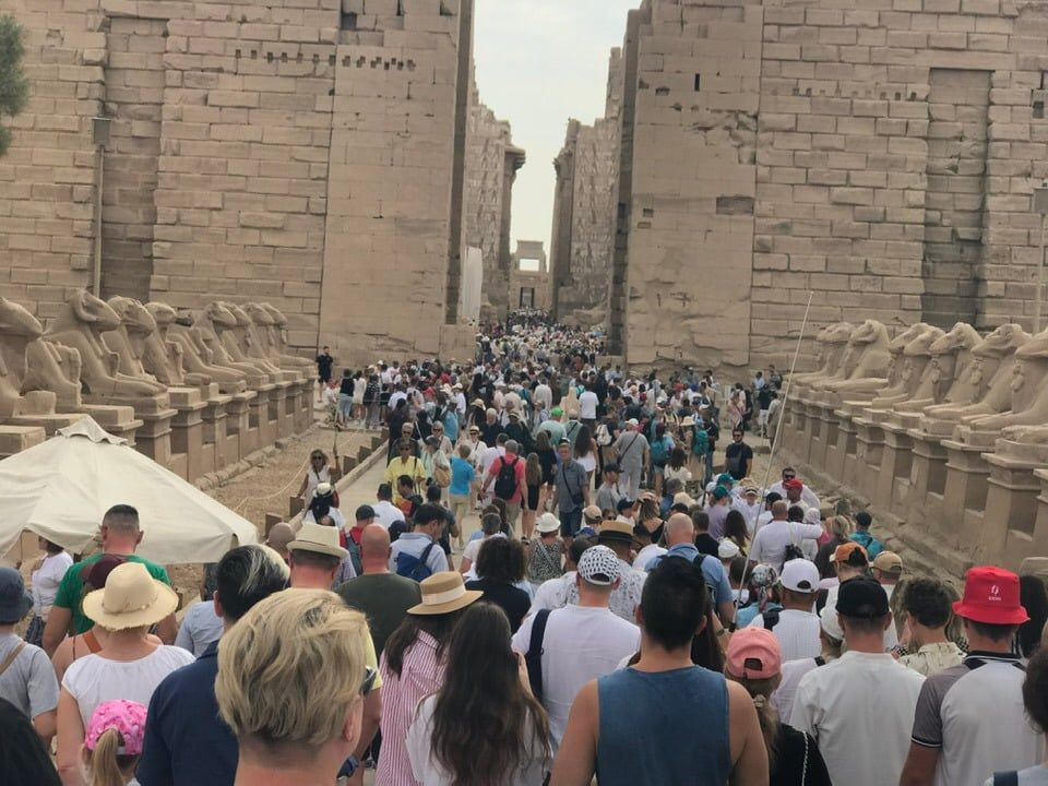 حالة من الإقبال السياحية المميزة في المعابد الفرعونية بعد حفل المتحف حالة من الإقبال السياحية المميزة في المعابد الفرعونية بعد حفل المتحف
