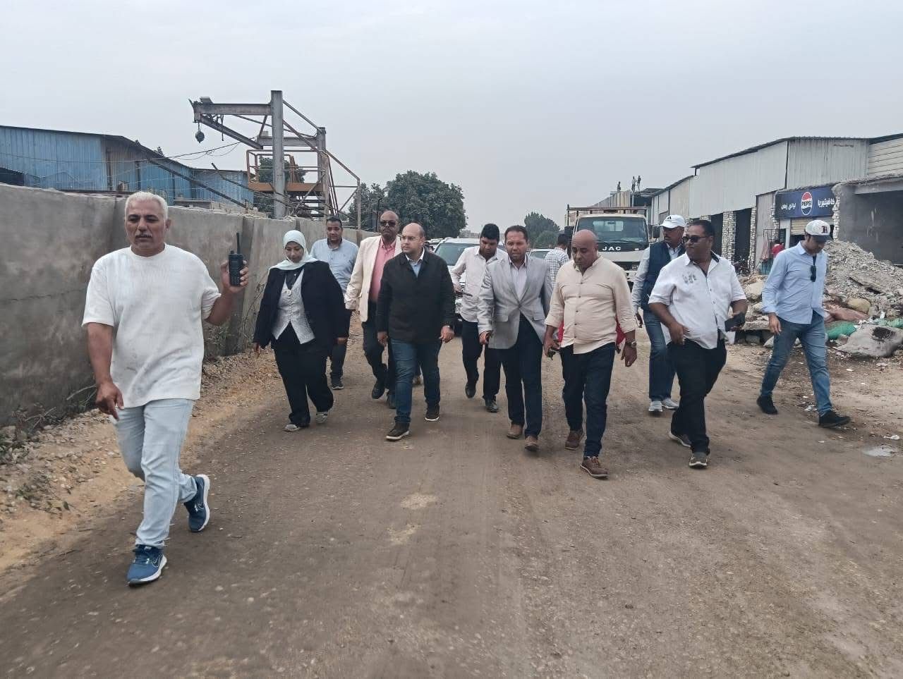 نائب محافظ الجيزة يتفقد أعمال التطوير بطرق كرداسة وأوسيم (1) نائب محافظ الجيزة يتفقد أعمال التطوير بطرق كرداسة وأوسيم (1)