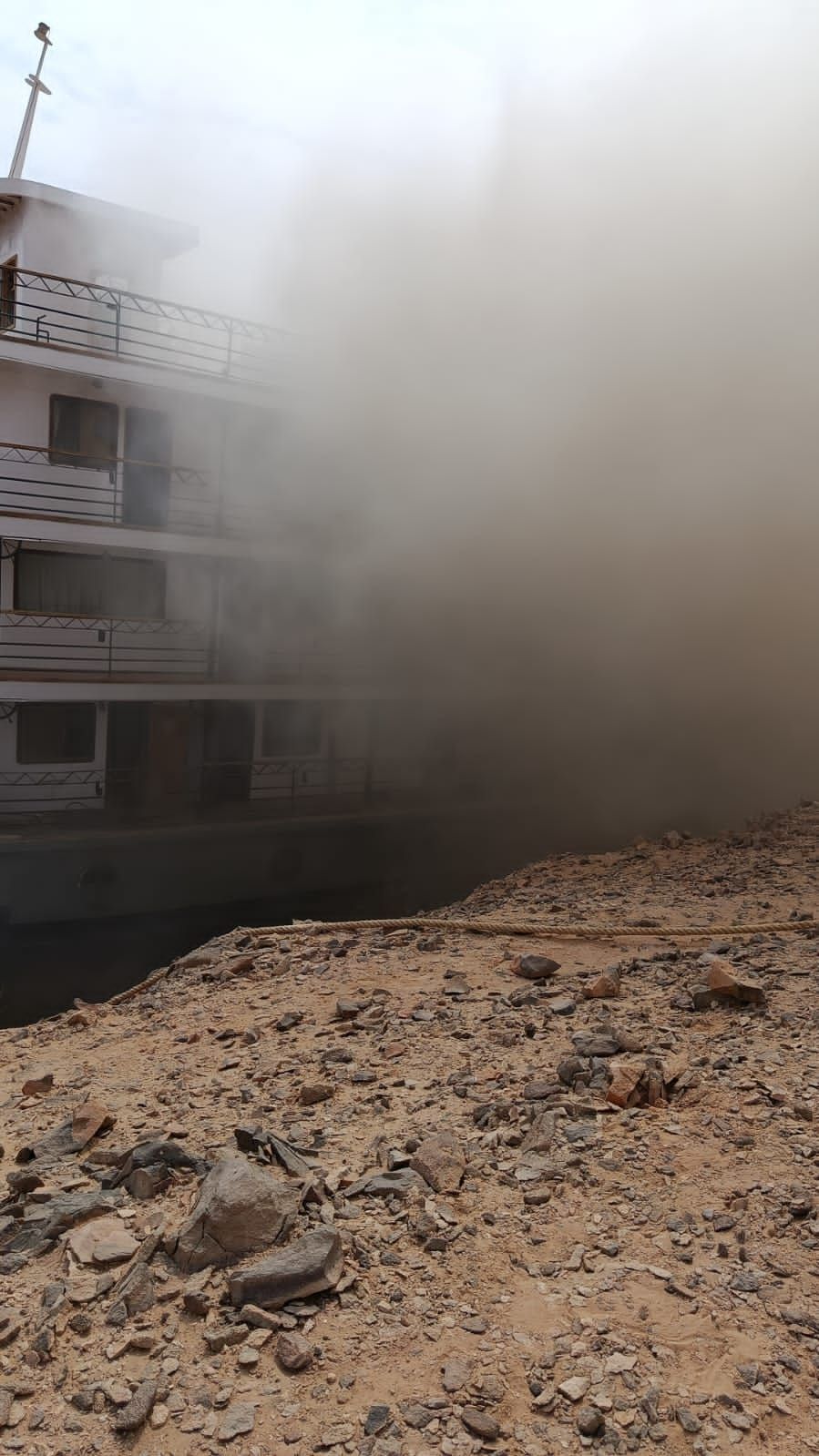 حريق فندق نيلى عائم (2) حريق فندق نيلى عائم (2)