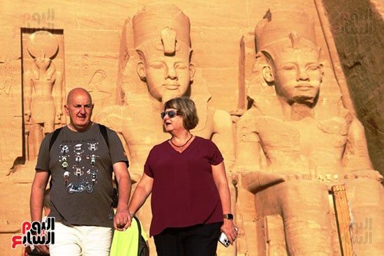 صور-العاشقين-أمام-معابد-أبوسمبل-(5) صور-العاشقين-أمام-معابد-أبوسمبل-(5)