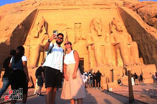 صور-العاشقين-أمام-معابد-أبوسمبل-(2) صور-العاشقين-أمام-معابد-أبوسمبل-(2)