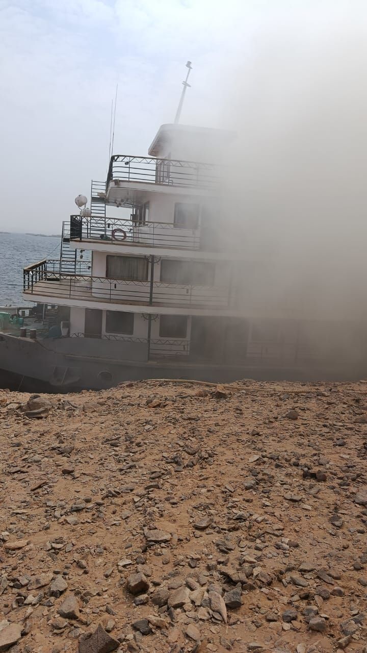 حريق فندق نيلى عائم (3) حريق فندق نيلى عائم (3)