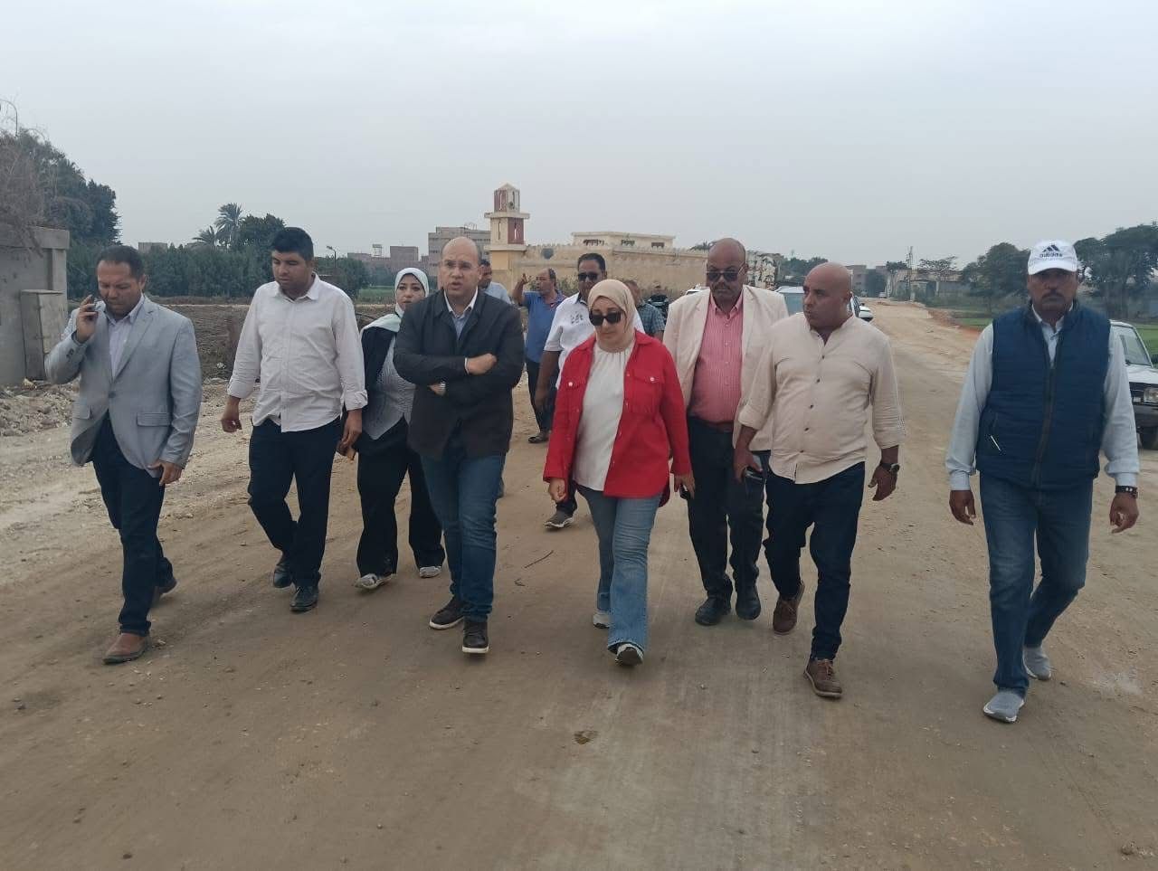 نائب محافظ الجيزة يتفقد أعمال التطوير بطرق كرداسة وأوسيم (2) نائب محافظ الجيزة يتفقد أعمال التطوير بطرق كرداسة وأوسيم (2)