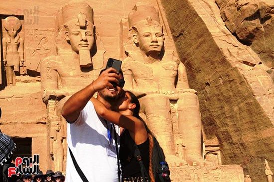 صور-العاشقين-أمام-معابد-أبوسمبل-(13) صور-العاشقين-أمام-معابد-أبوسمبل-(13)