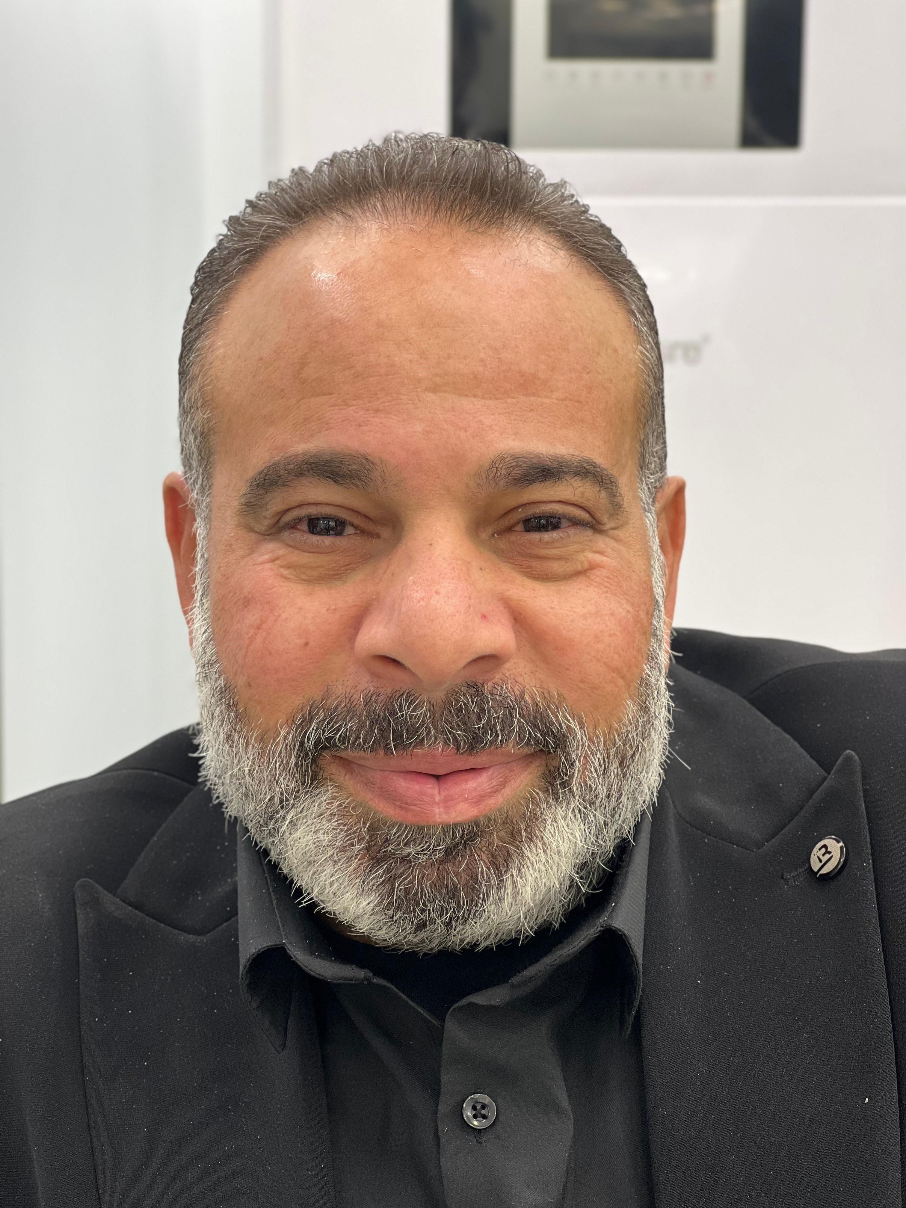 الفنان احمد الحلواني