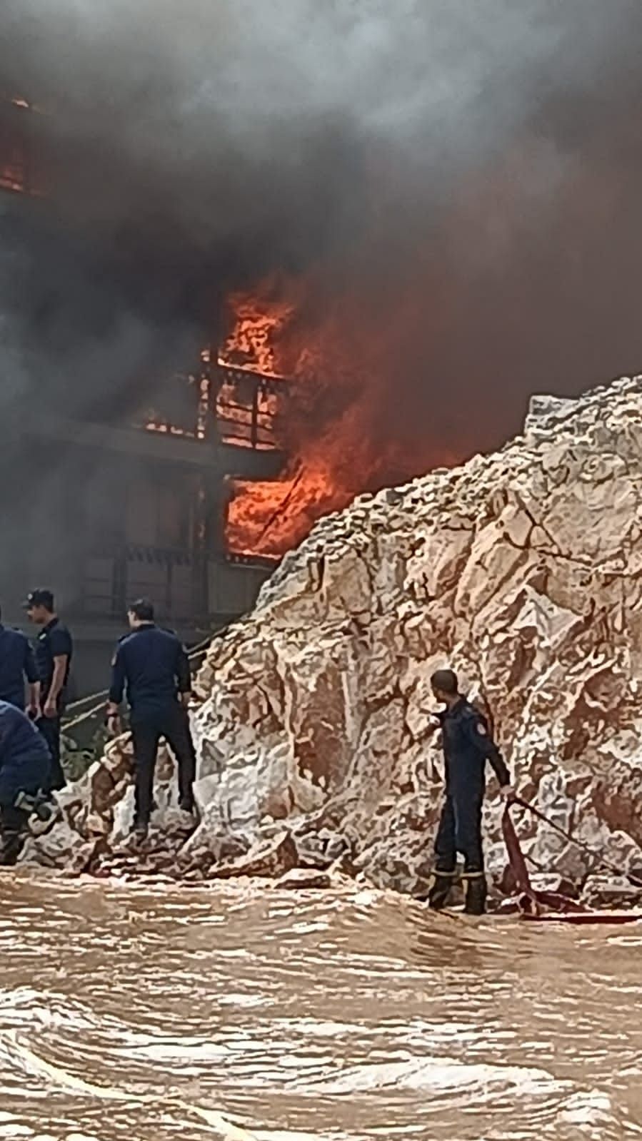 حريق فندق نيلى عائم (7) حريق فندق نيلى عائم (7)