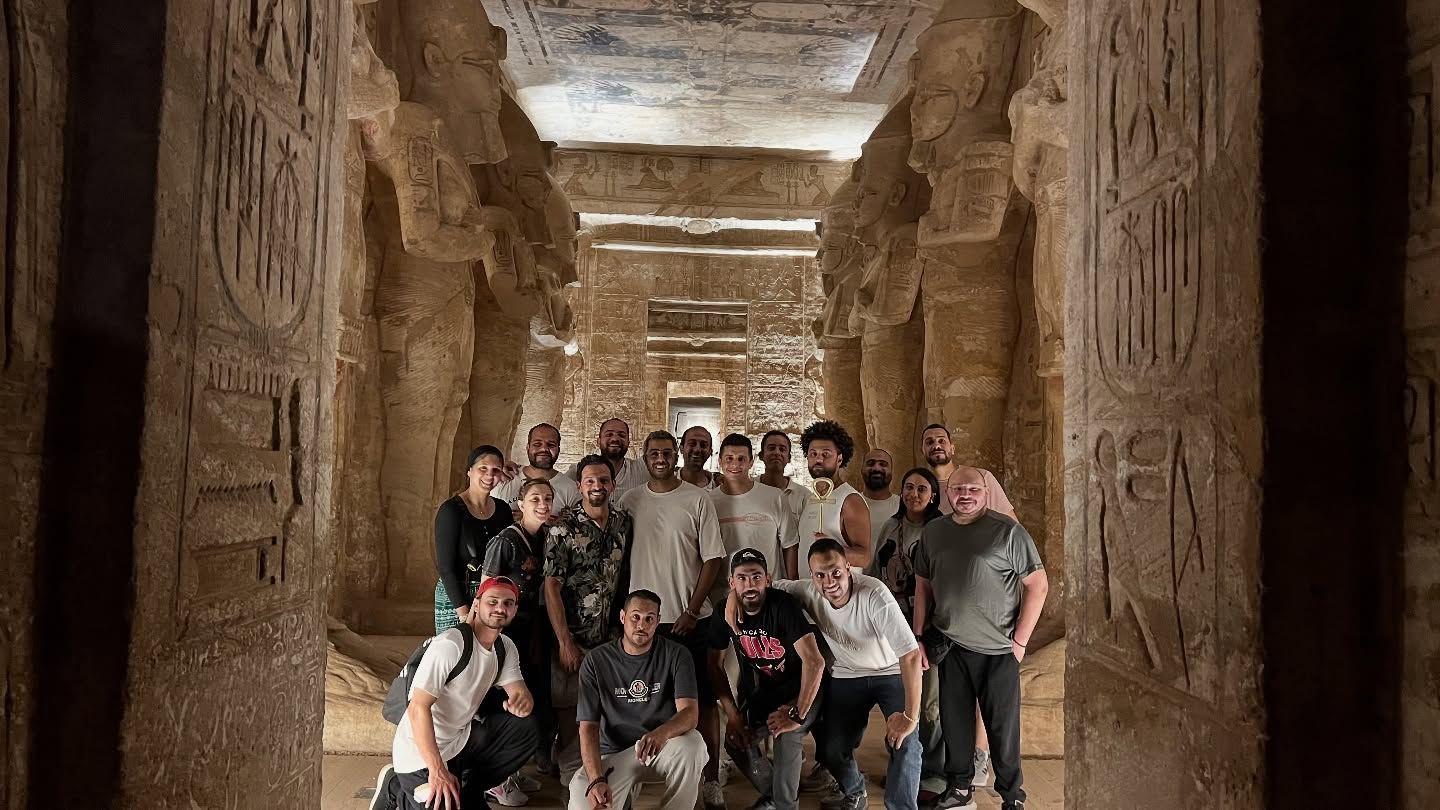 الراحل تمور تيمور وفريق العمل الراحل تمور تيمور وفريق العمل