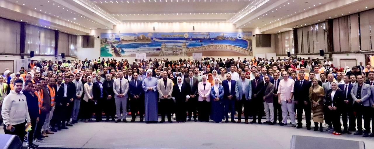 الدكتور عمرو عثمان مدير صندوق مكافحة الإدمان والحضور المشارك والكاتب الصحفى مدحت وهبه الدكتور عمرو عثمان مدير صندوق مكافحة الإدمان والحضور المشارك والكاتب الصحفى مدحت وهبه