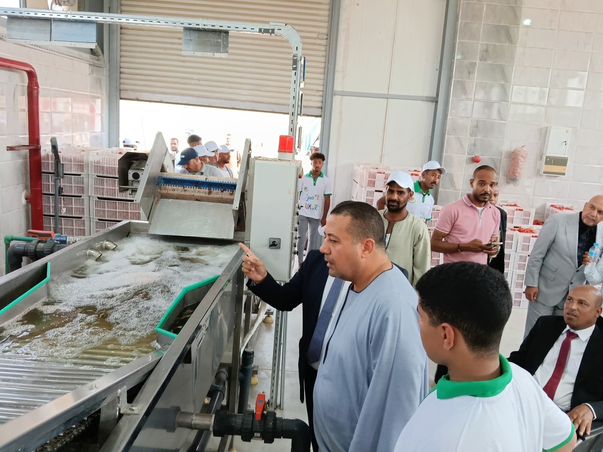 تدشين مجمع الصناعات الغذائية بقرية الكيمان في مركز إسنا تدشين مجمع الصناعات الغذائية بقرية الكيمان في مركز إسنا