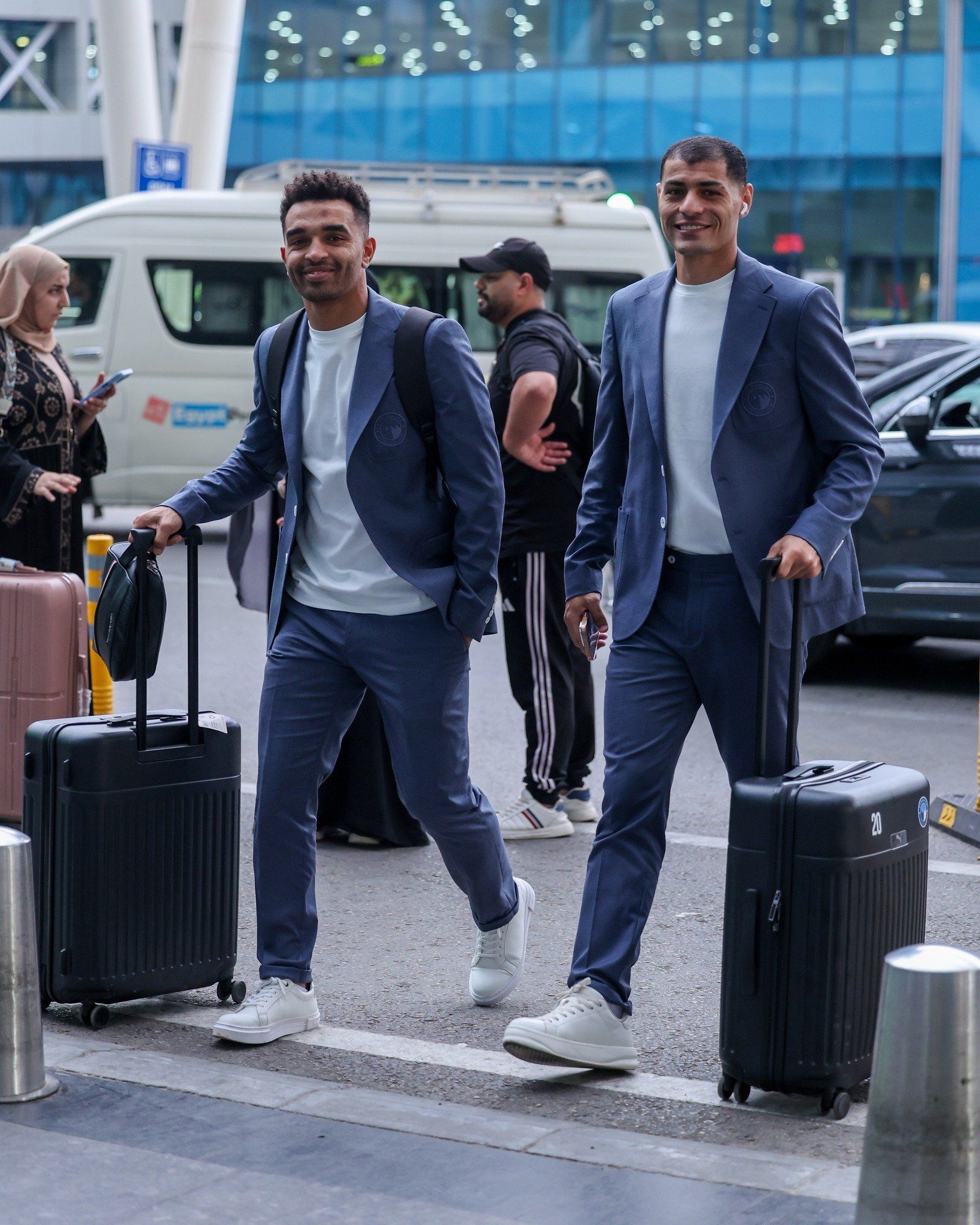 يوسف اوباما وعبد الرحمن مجدى لاعبا بيراميدز يوسف اوباما وعبد الرحمن مجدى لاعبا بيراميدز